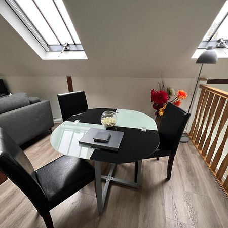 Glastonbury Secret Retreat - 1 Bd Split-Level Apt, Sleeps 3 Екстериор снимка