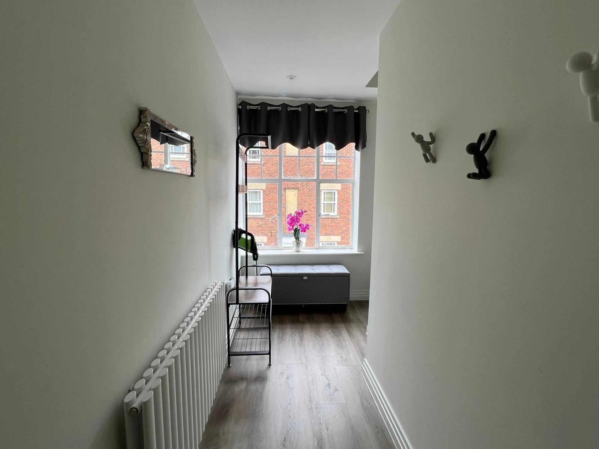 Glastonbury Secret Retreat - 1 Bd Split-Level Apt, Sleeps 3 Екстериор снимка