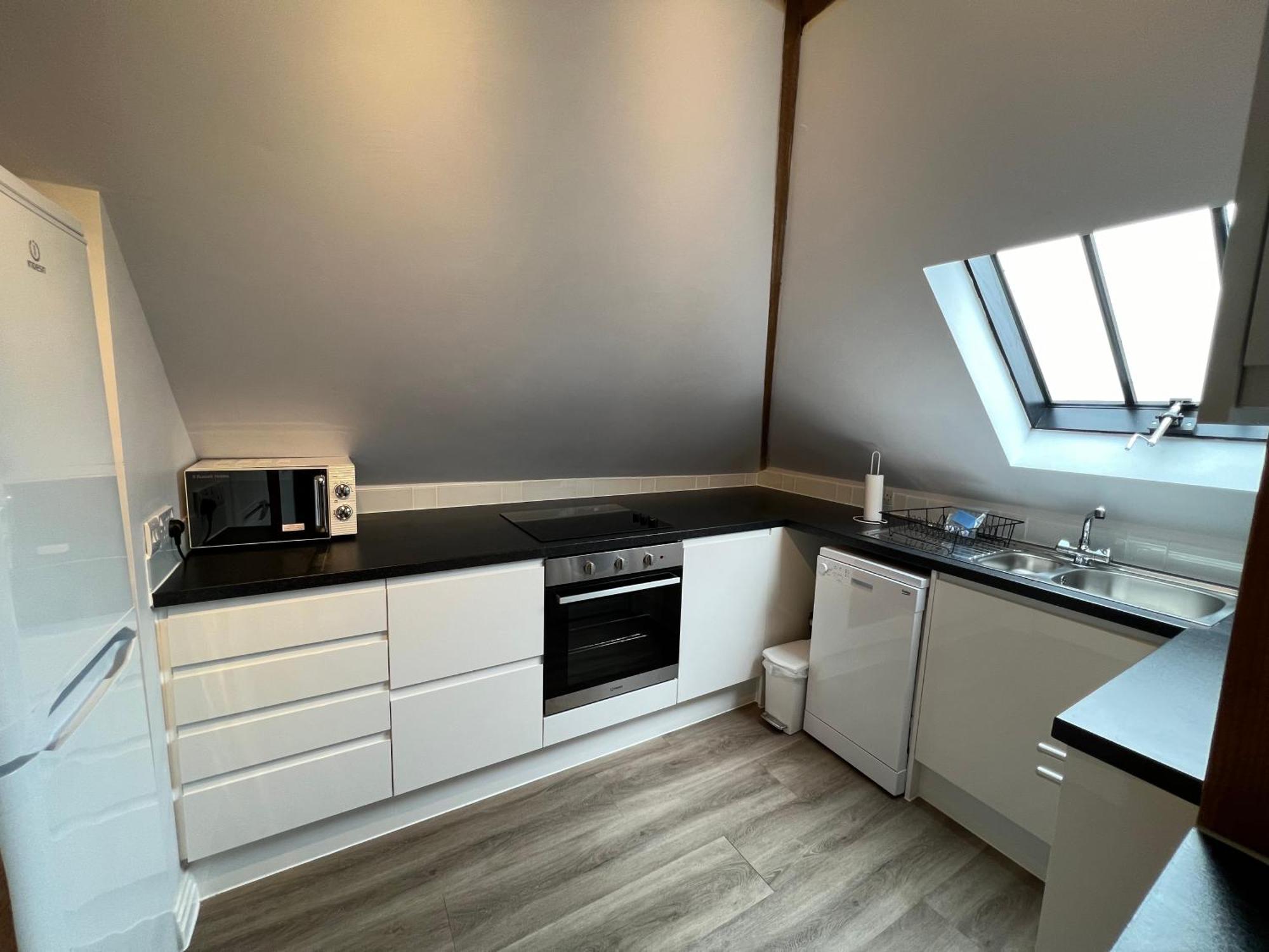 Glastonbury Secret Retreat - 1 Bd Split-Level Apt, Sleeps 3 Екстериор снимка